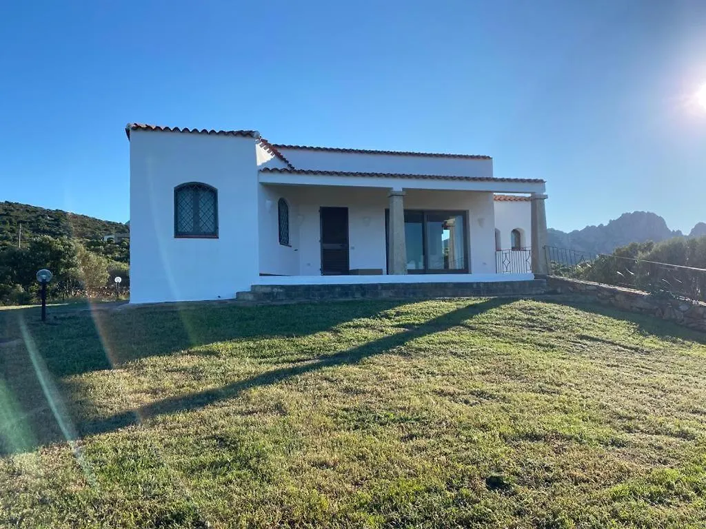 La Casa Della Tartaruga Villa San Pantaleo 0*,